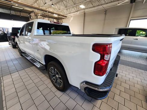 Used 2023 Chevrolet Silverado 1500 LT RWD image 3