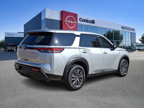 Used 2024 Nissan Pathfinder S image 6