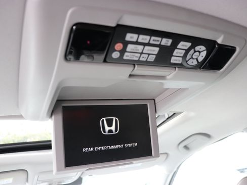 Used 2016 Honda Pilot Touring image 26