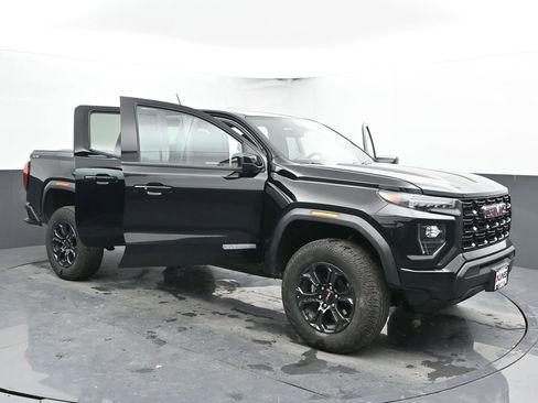 Used 2025 GMC Canyon Elevation image 70