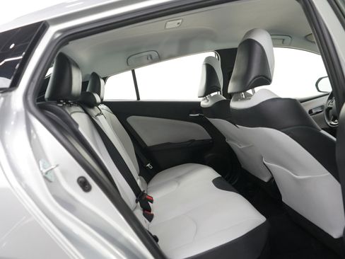 Used 2020 Toyota Prius XLE w/ Advanced Technology Package image 11