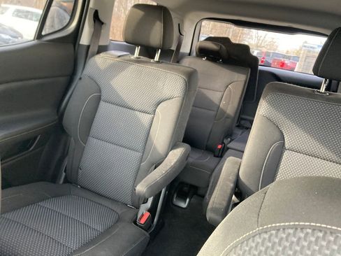 Used 2021 GMC Acadia SLE w/ Driver Convenience Package image 29