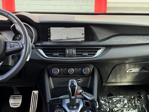 Used 2023 Alfa Romeo Stelvio Sprint RWD image 19