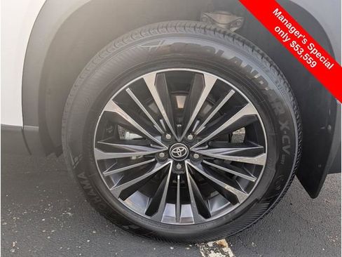 Used 2024 Toyota Grand Highlander AWD Hybrid image 27