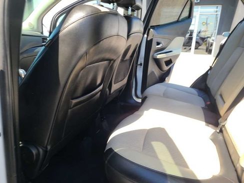 Used 2019 Buick Encore Preferred AWD/4WD image 21