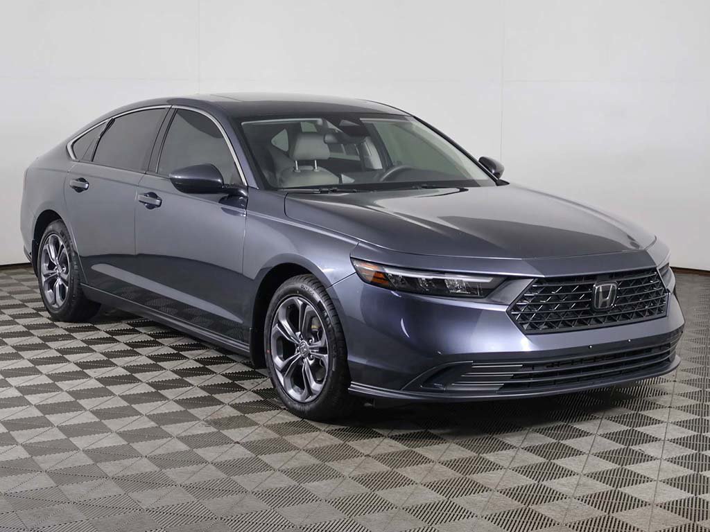 Used 2023 Honda Accord EX image 2