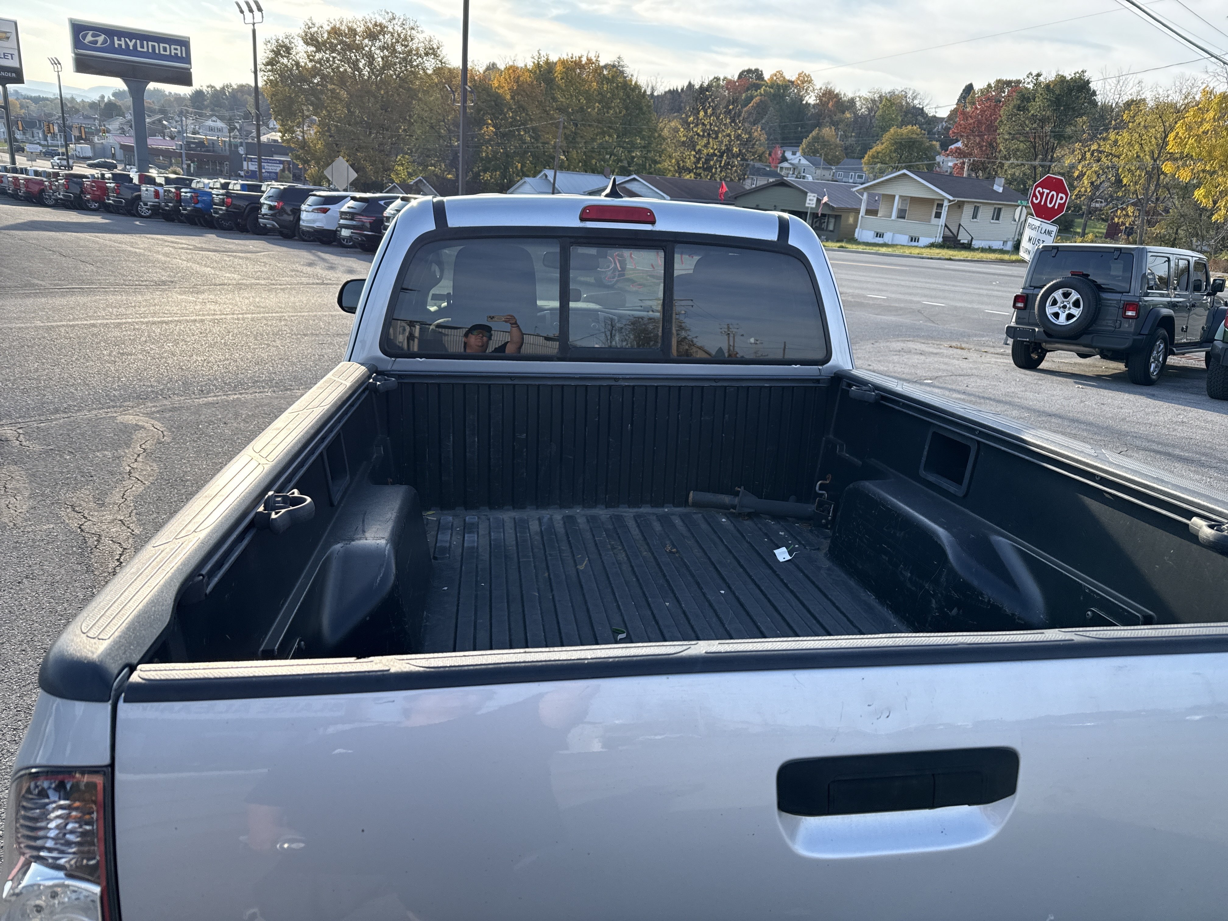 Used 2012 Toyota Tacoma 4x4 Access Cab V6 w/ TRD Sport Pkg image 5