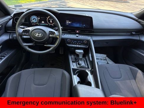 Used 2025 Hyundai Elantra SEL FWD image 28