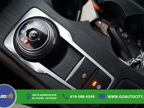 Used 2020 Ford Escape SE FWD image 25
