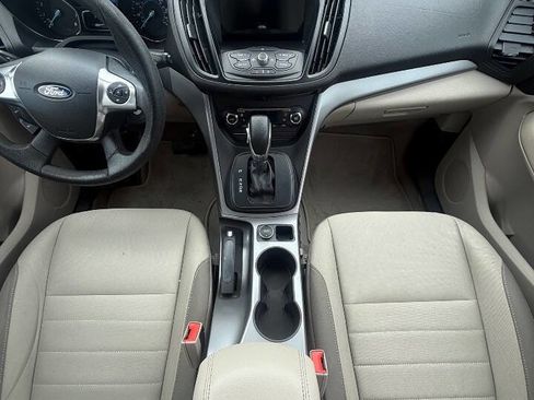 Used 2016 Ford Escape SE w/ Equipment Group 201A AWD/4WD image 16