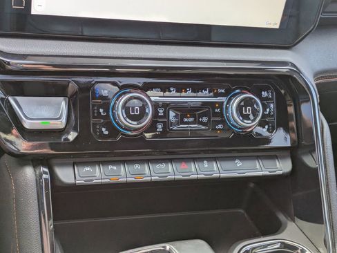 Used 2024 GMC Sierra 1500 AT4 w/ Technology Package image 16