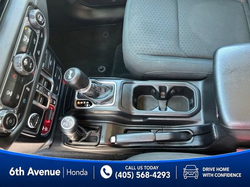 Used 2024 Jeep Wrangler Unlimited Rubicon 4xe AWD/4WD image 37
