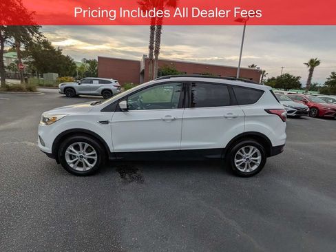 Used 2017 Ford Escape SE w/ Equipment Group 201A FWD image 7