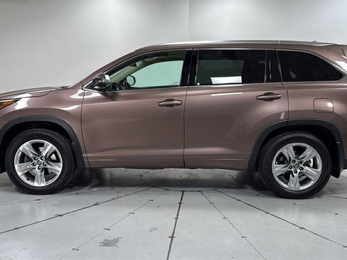 Used 2017 Toyota Highlander Limited image 8