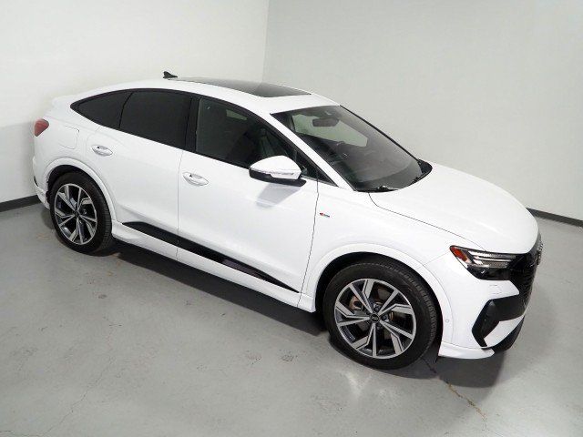 Used 2024 Audi Q4 e-tron quattro Prestige Sportback AWD/4WD image 12