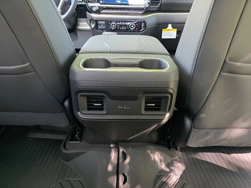 New 2026 Chevrolet Silverado 1500 LT Trail Boss w/ Convenience Package II AWD/4WD image 9