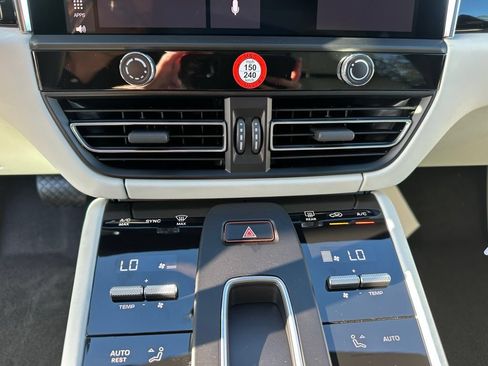 Used 2026 Porsche Macan S AWD/4WD image 27