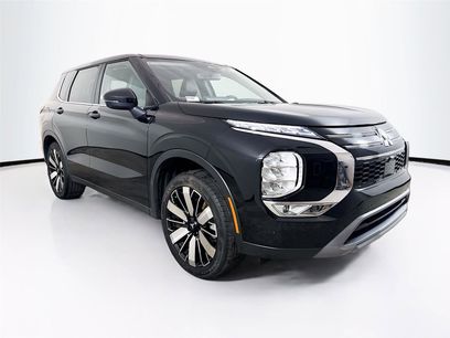 Used 2025 Mitsubishi Outlander SE