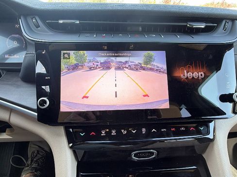 New 2026 Jeep Grand Cherokee L Limited AWD/4WD image 30