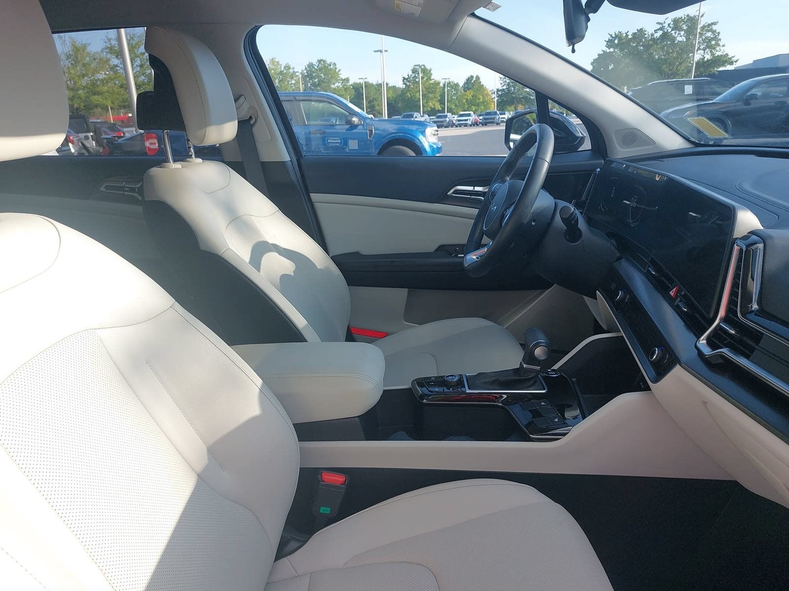 Used 2024 Kia Sportage EX AWD/4WD image 10