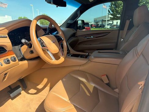Used 2017 Cadillac Escalade Platinum AWD/4WD image 7
