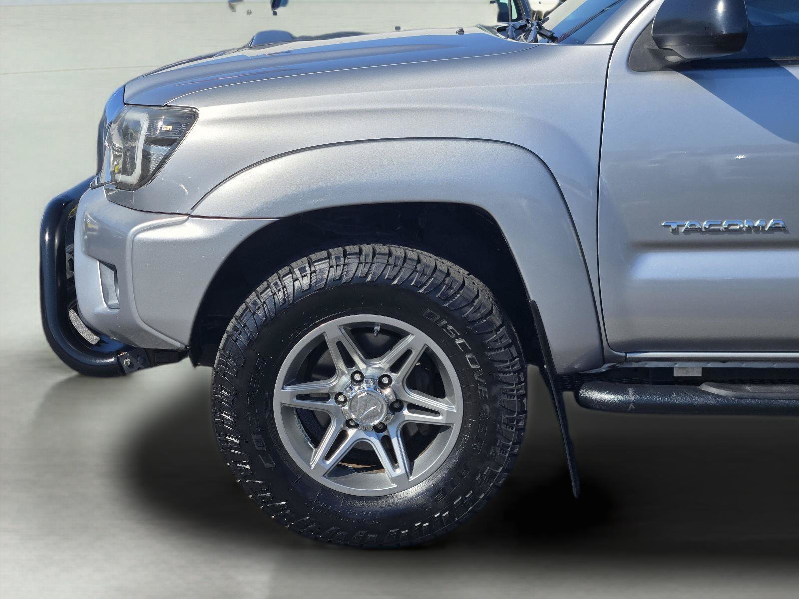 Used 2014 Toyota Tacoma PreRunner w/ SR5 Package RWD image 9