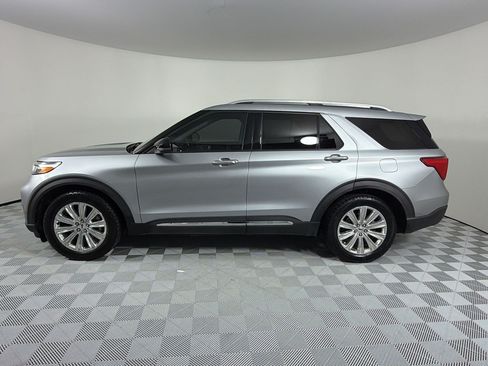 Used 2022 Ford Explorer Limited w/ Equipment Group 301A RWD image 2