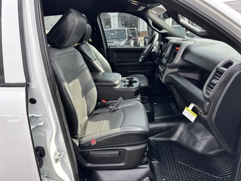 Used 2024 RAM 3500 Tradesman w/ Chrome Appearance Group image 13