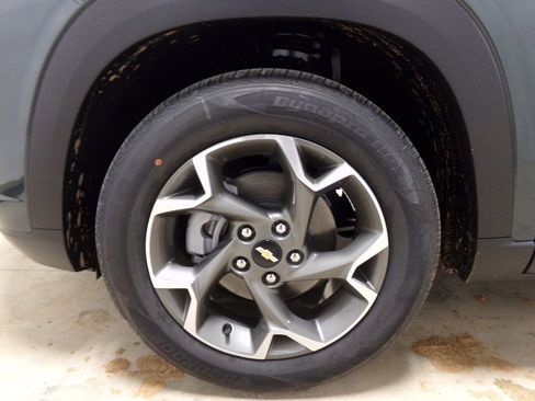 New 2025 Chevrolet Trax LT w/ Driver Confidence Package image 29