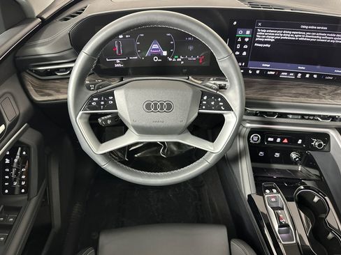 Used 2025 Audi Q5 Premium Plus w/ Premium Plus AWD/4WD image 13