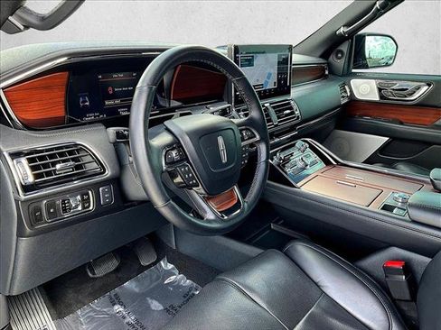 Used 2023 Lincoln Navigator L Reserve image 14