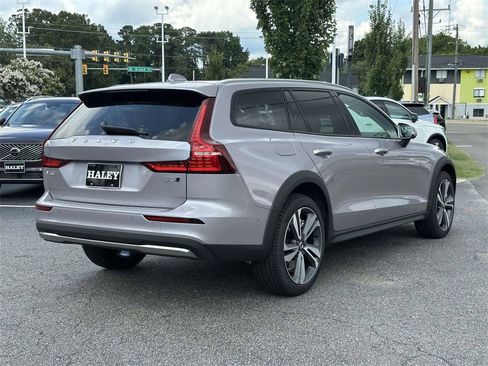 New 2026 Volvo V60 B5 Cross Country Plus w/ Protection Package Premier image 19