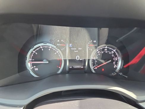 Used 2020 Toyota 4Runner TRD Off-Road Premium AWD/4WD image 31
