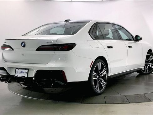 Certified 2023 BMW 760i xDrive AWD/4WD image 12