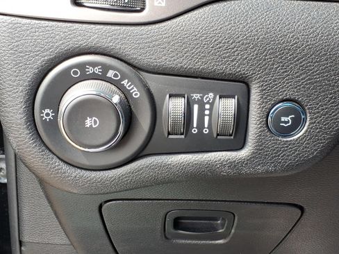 Used 2020 Jeep Cherokee Limited AWD/4WD image 14