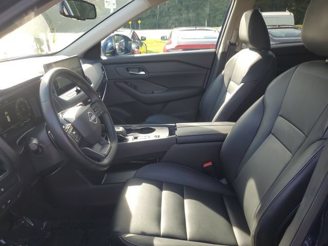 Certified 2026 Nissan Rogue SL FWD image 14