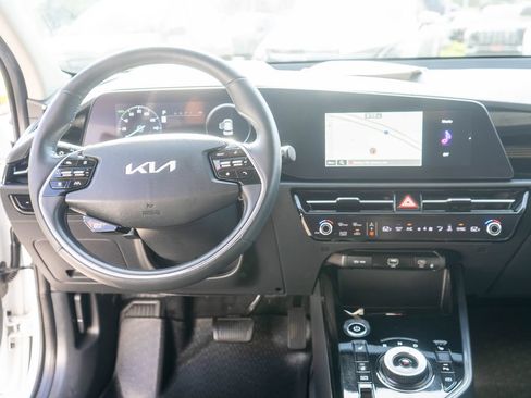 Used 2023 Kia Niro Wind w/ Wind Preserve Package FWD image 14