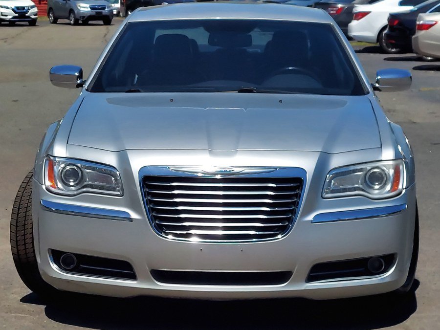 Used 2012 Chrysler 300 Limited RWD image 2