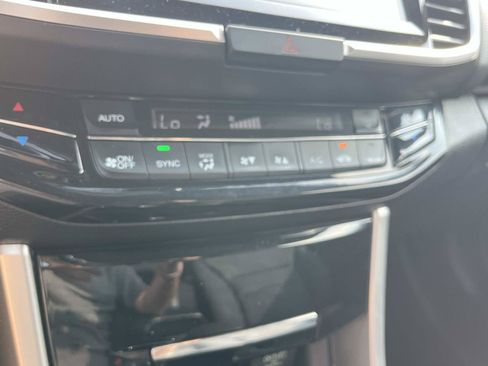 Used 2016 Honda Accord EX image 30