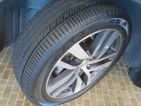 Used 2017 Honda Pilot Touring image 11