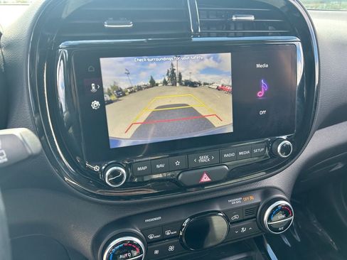 Used 2024 Kia Soul EX FWD image 16
