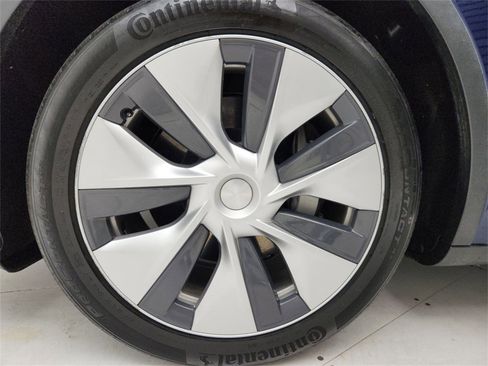 Used 2021 Tesla Model Y 2WD image 17