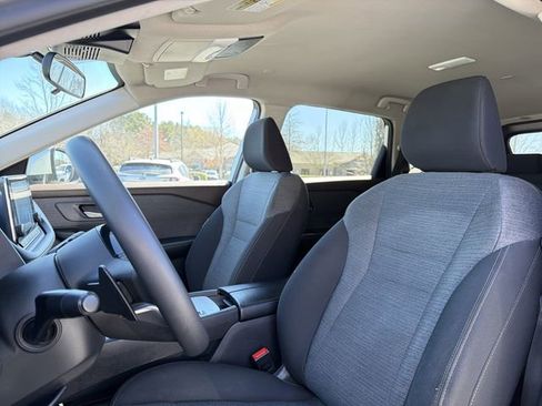 Used 2023 Nissan Rogue SV image 12