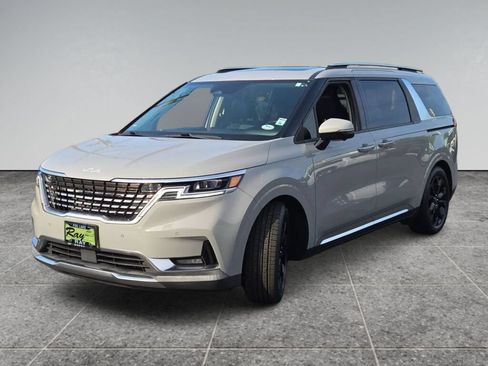 Used 2022 Kia Carnival SX Prestige FWD image 4