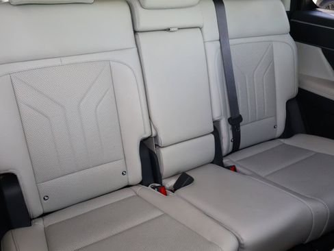 Used 2025 Hyundai Santa Fe SEL FWD image 18