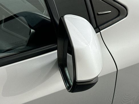 Used 2022 Toyota Corolla LE image 10