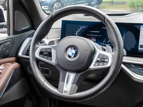 Used 2025 BMW X7 xDrive40i w/ M Sport Package AWD/4WD image 28