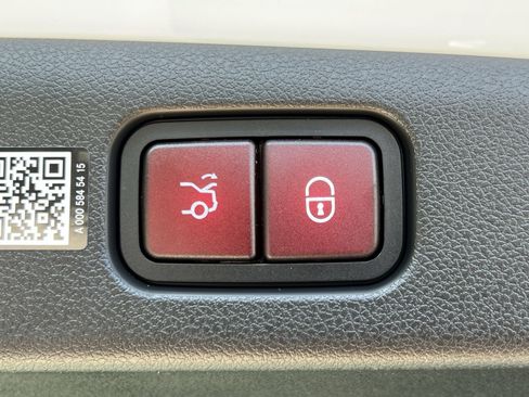Used 2026 Mercedes-Benz E 350 4MATIC Sedan image 25