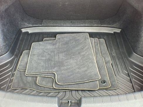 Used 2018 Honda Civic Touring image 19