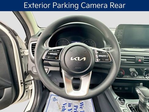 Certified 2022 Kia Seltos LX image 14